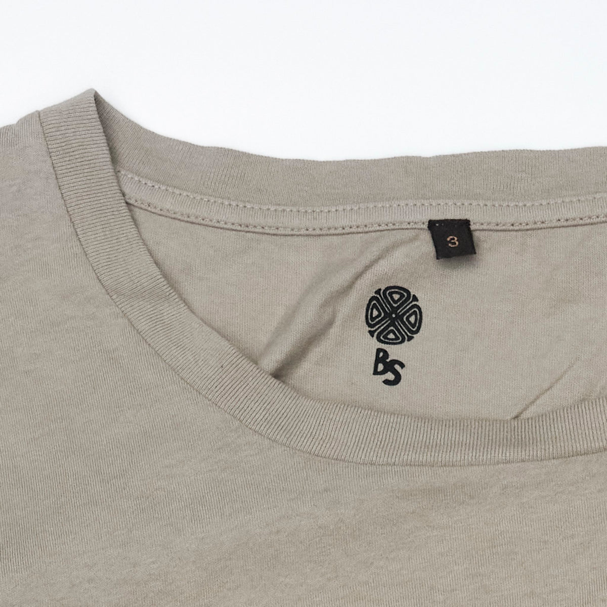 Bum Society neck print with four-leaf clover color:mud