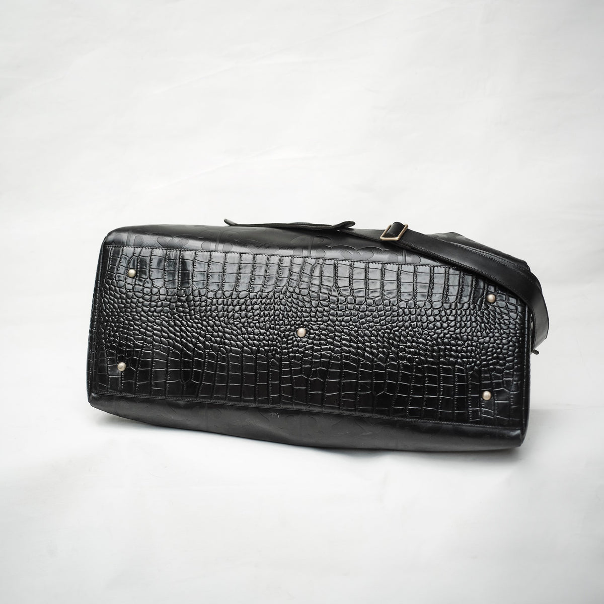 Bum Society leather duffle bag Shiny Black bottom view color:shiny black