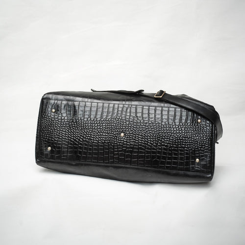 Bum Society leather duffle bag Shiny Black bottom view color:shiny black