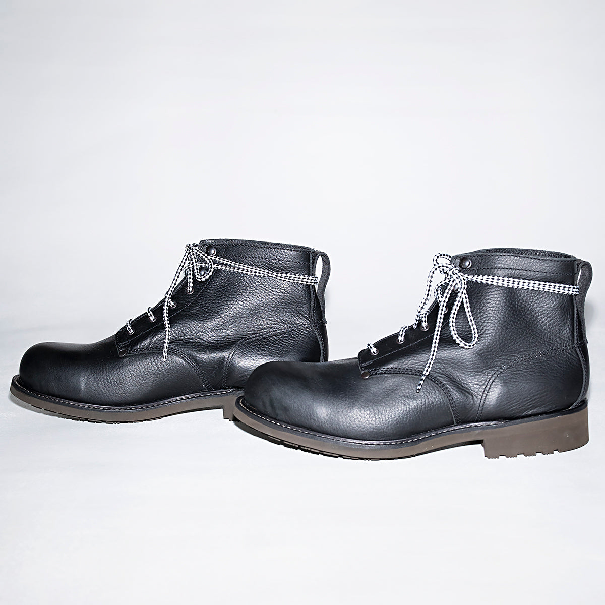Bum Society Pathfinder boot Faded Black side view color:faded black